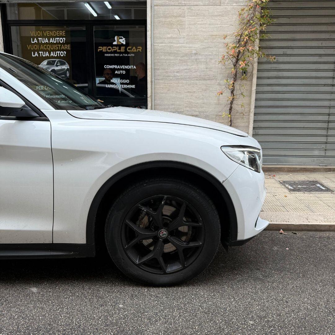 Alfa Romeo Stelvio 2.2 Turbodiesel 180 CV AT8 RWD Executive