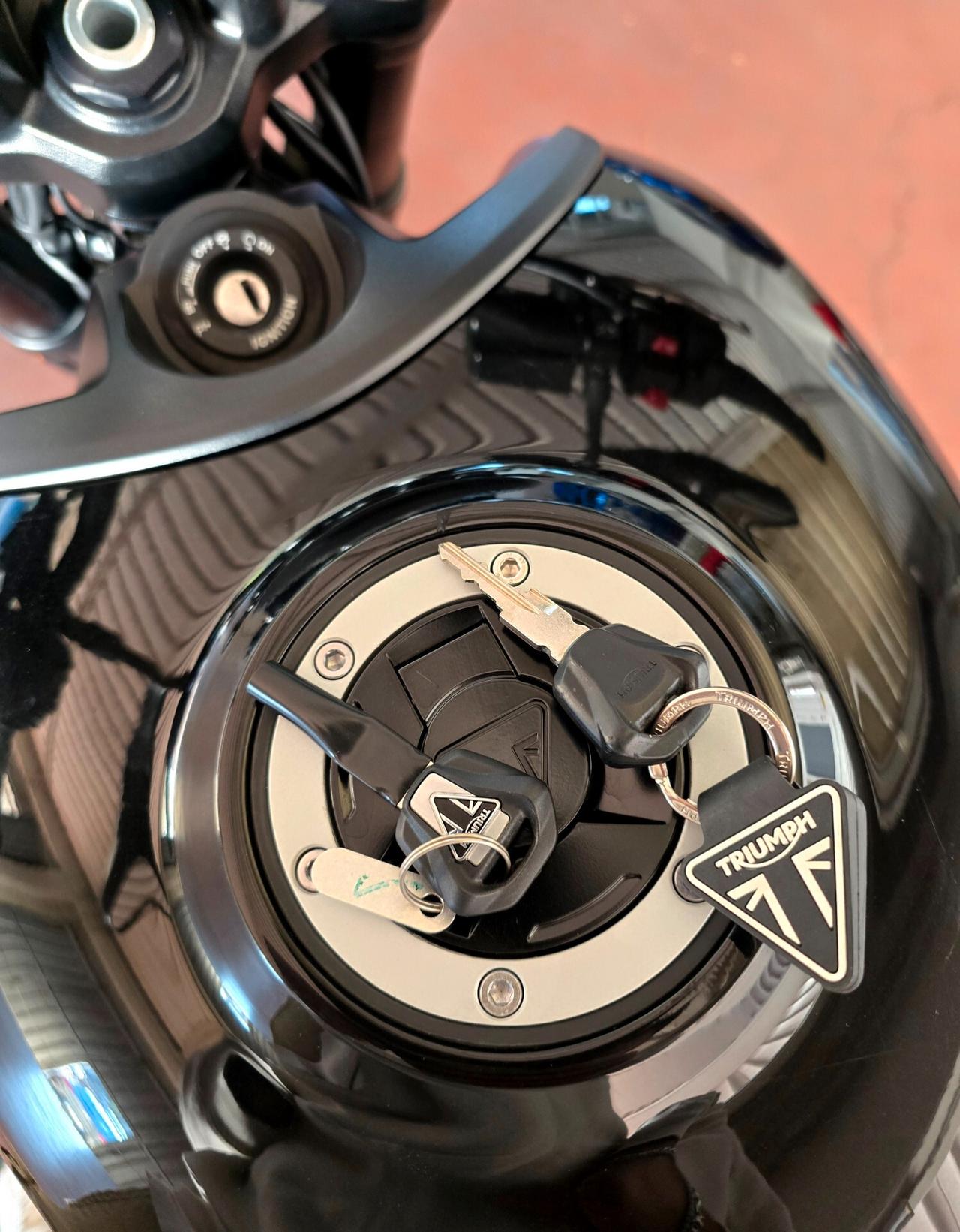 Triumph Trident 660