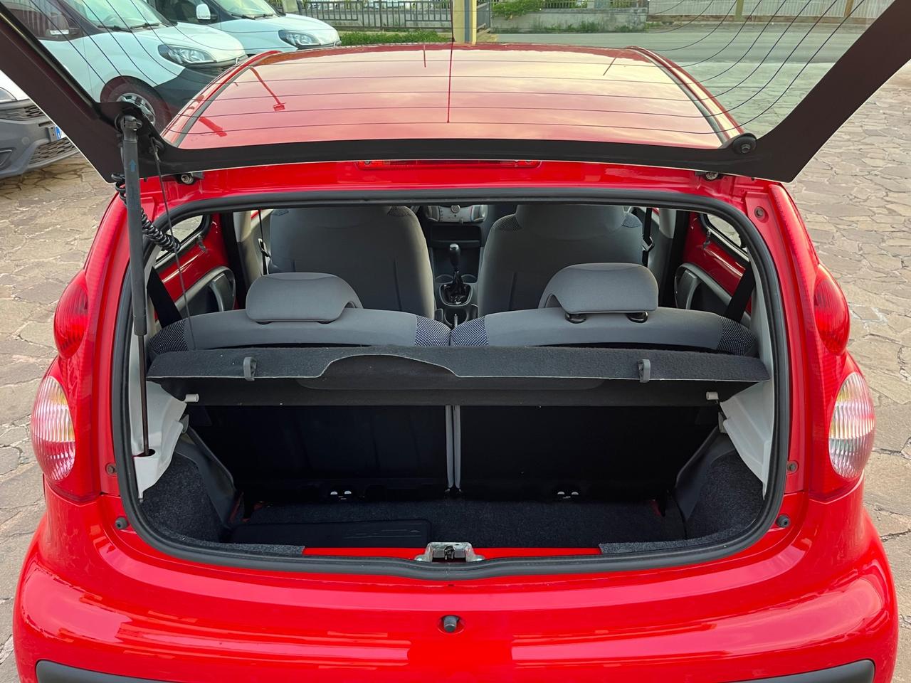 Peugeot 107 1.0 68CV 5p. KM 79000 ( NEOPATENTATI)