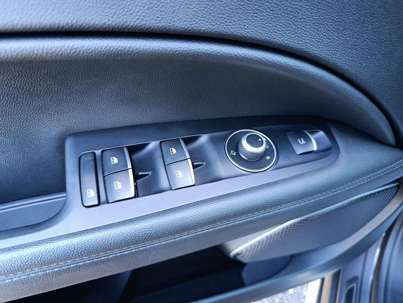 Alfa Romeo Stelvio 2.2 t Business Q4 210cv auto my19
