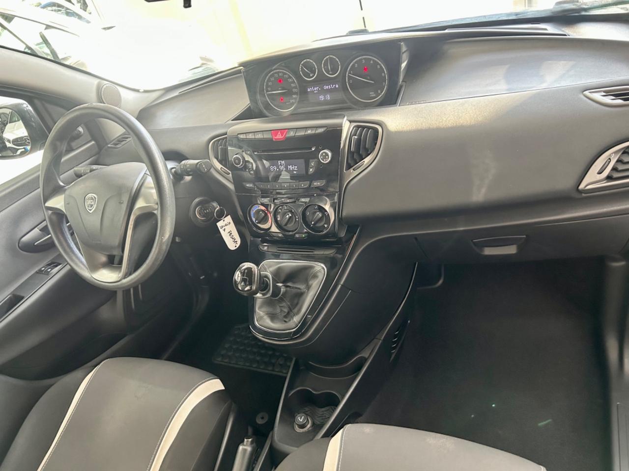 Lancia Ypsilon 1.2 69 CV 5 porte Gold FINANZIABILE