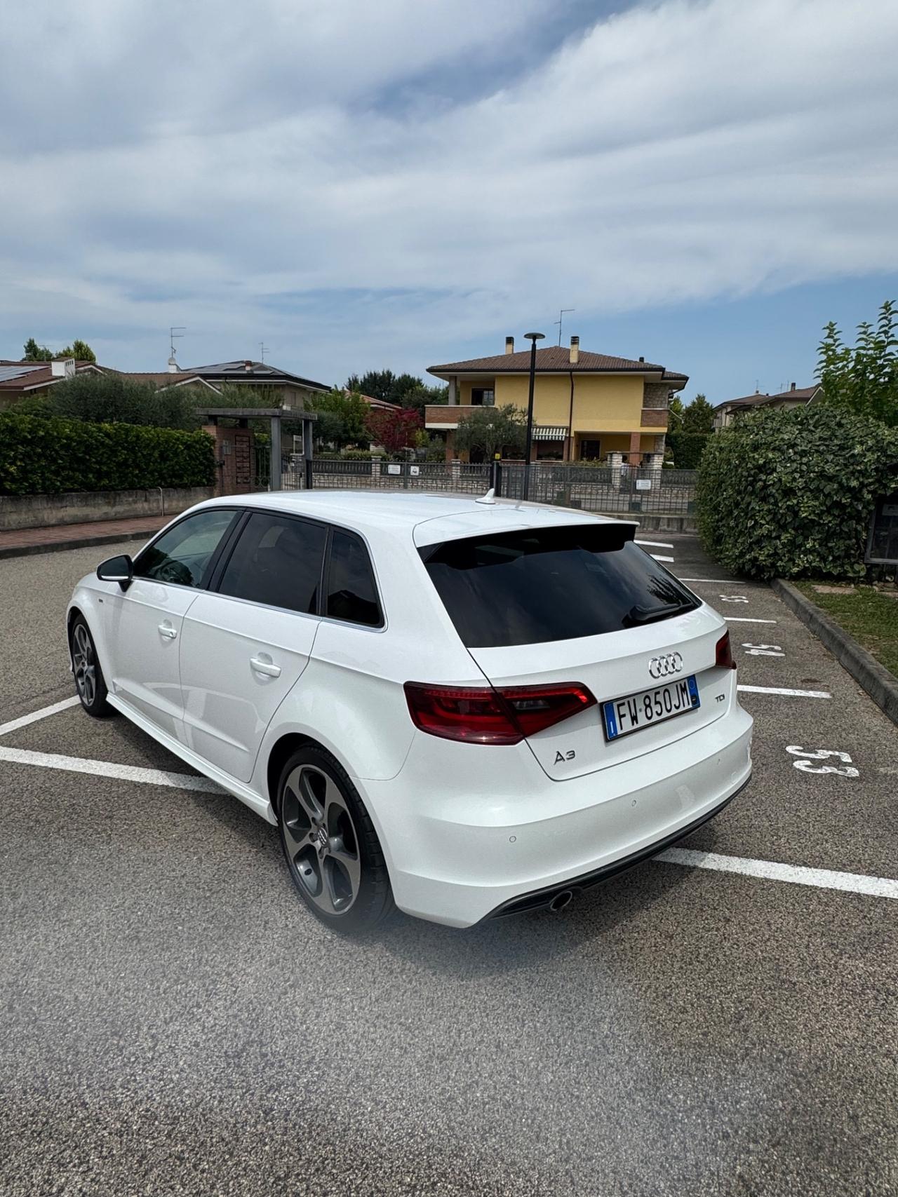 Audi A3 SPB 1.6 TDI clean diesel S tronic Business