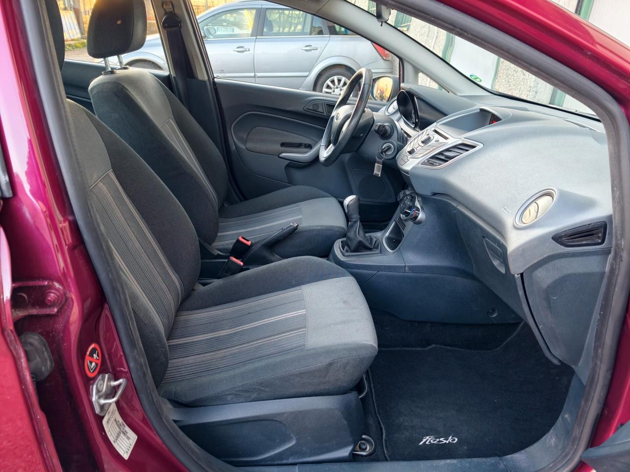 Ford Fiesta 1.2 BENZINA 5 PORTE NEOPATENTATI PARI AL NUOVO