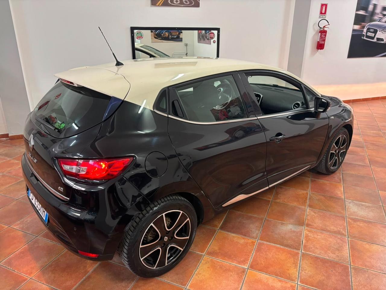 RENAULT CLIO 2016 BI-COLORE AUTOMATICA 1.5 DIESEL