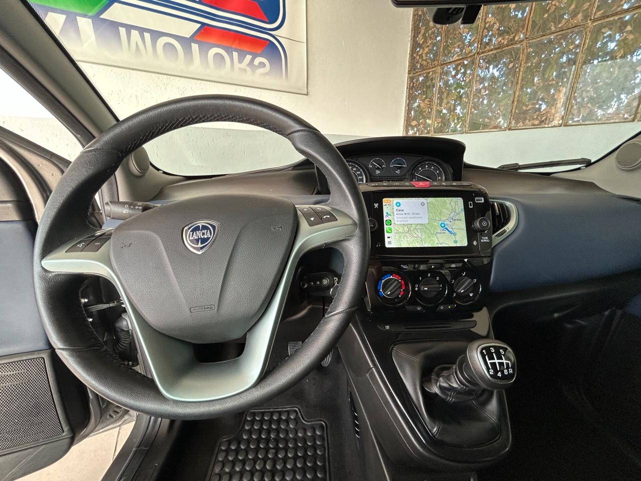Lancia Ypsilon 1.0 FireFly 5 porte S&S Hybrid Platino