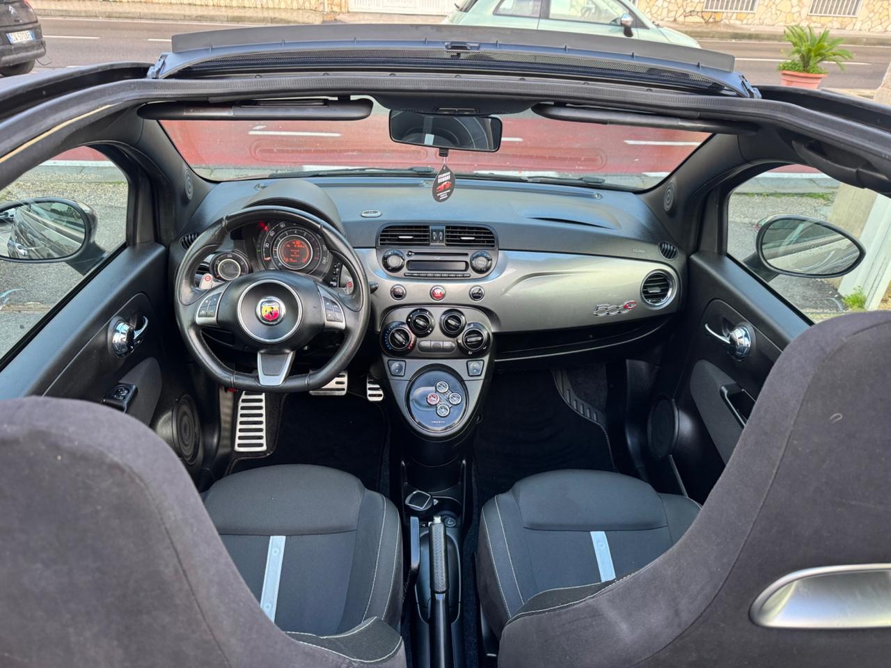 Abarth 500C 1.4 TURBOBENZINA 140CV 2010