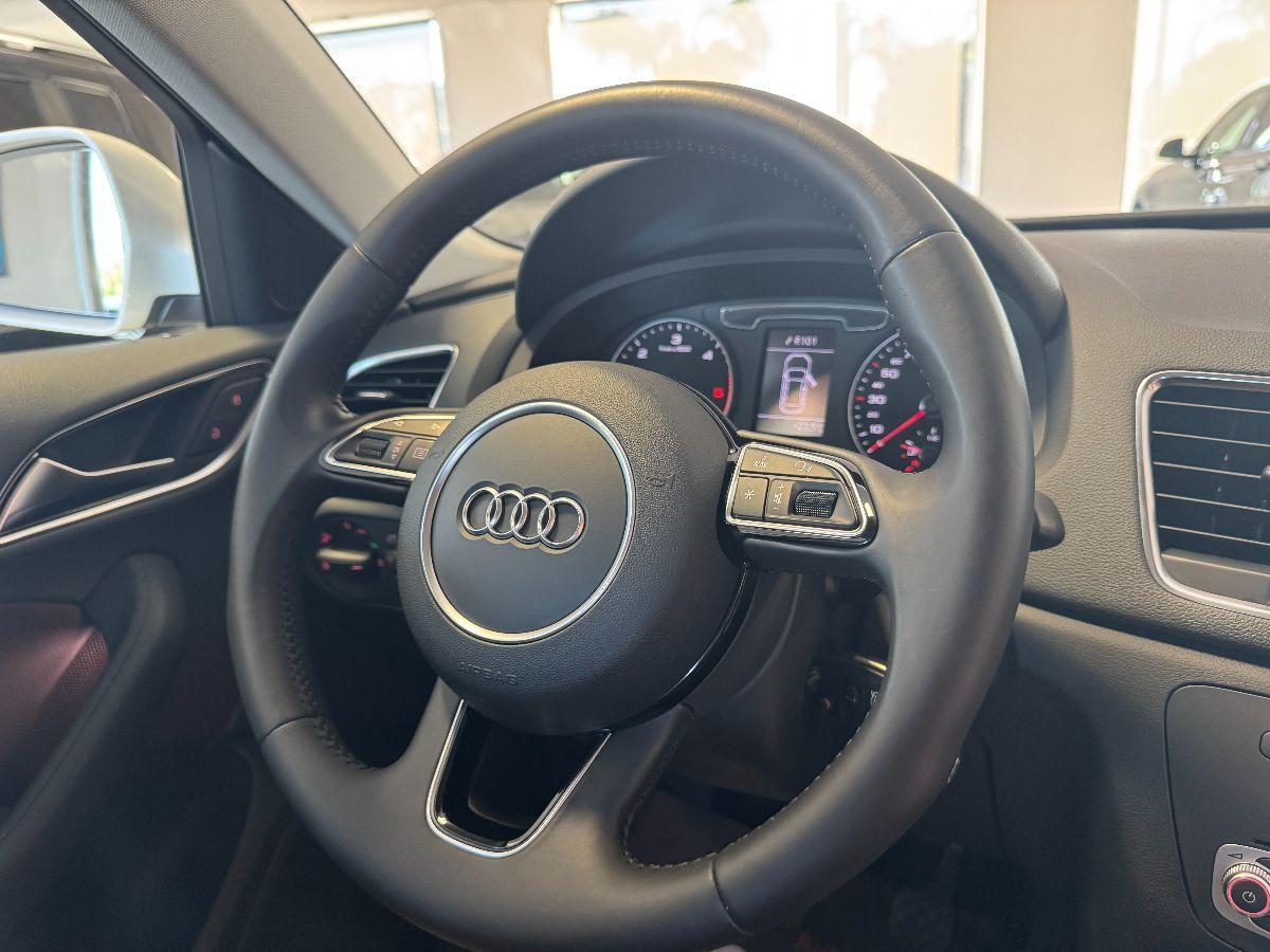 AUDI Q3 2.0 TDI 120 CV Sport 120.000 Km