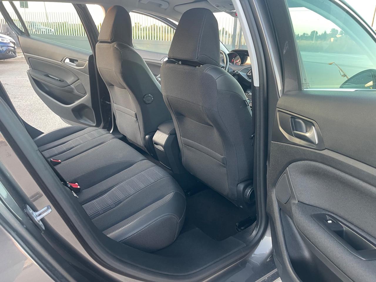 PEUGEOT 308 1.6 HDI 120CV BERLINA FULL LED MY18