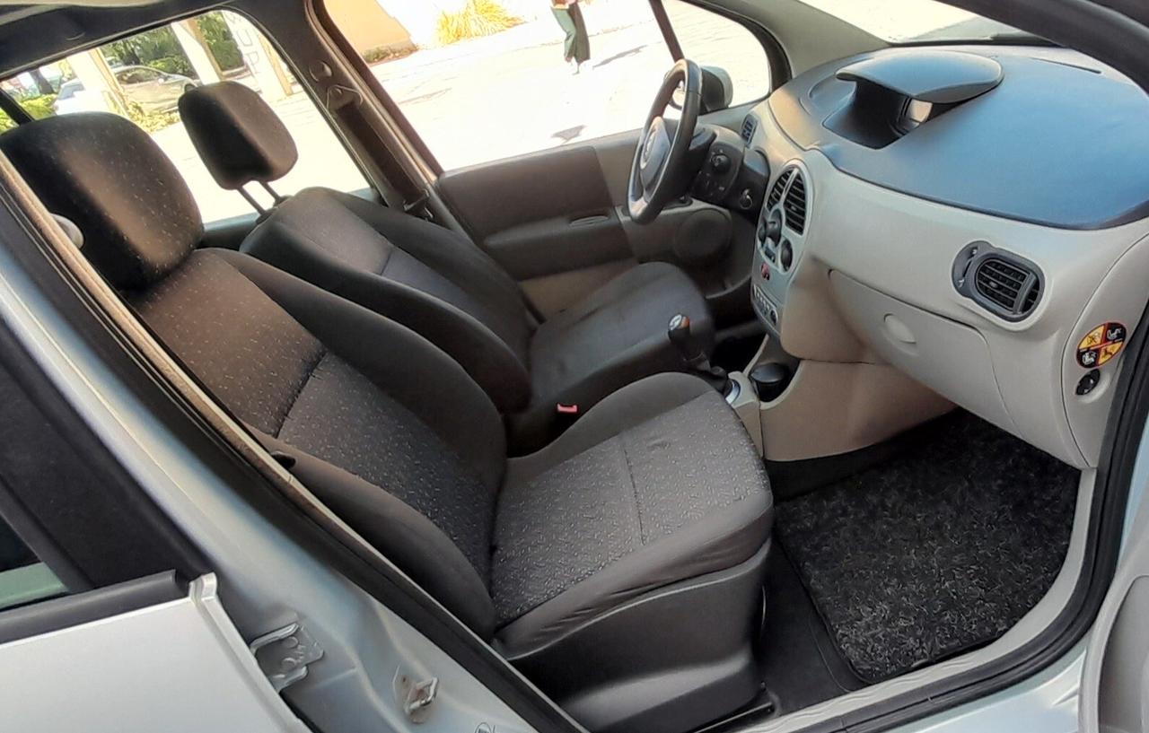 Renault Modus 1.2 16V Saint Tropez