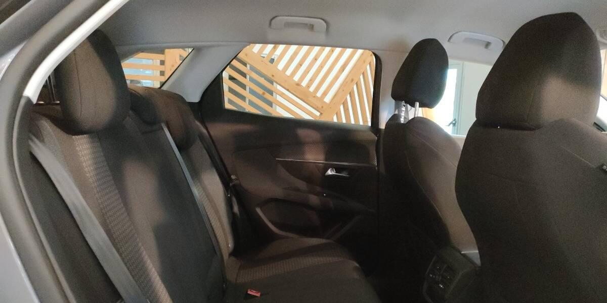 Peugeot 3008 1.5 bluehdi Business s&s 130cv eat8