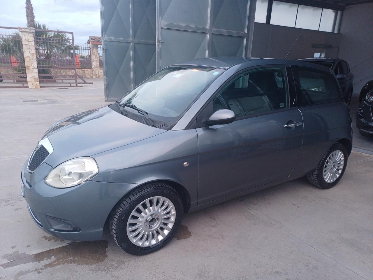 Lancia Ypsilon 1.2 Oro UniPro