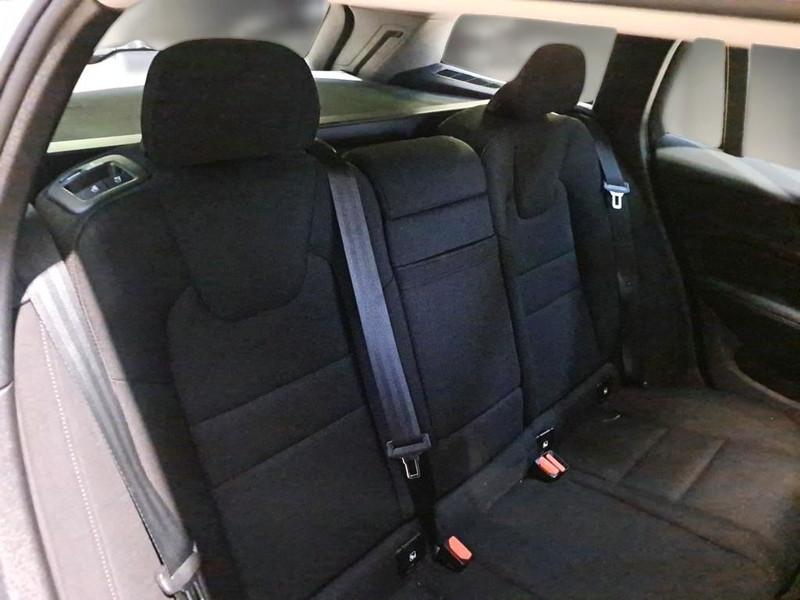 VOLVO V60 B4 D autom. Momentum Business WAGON