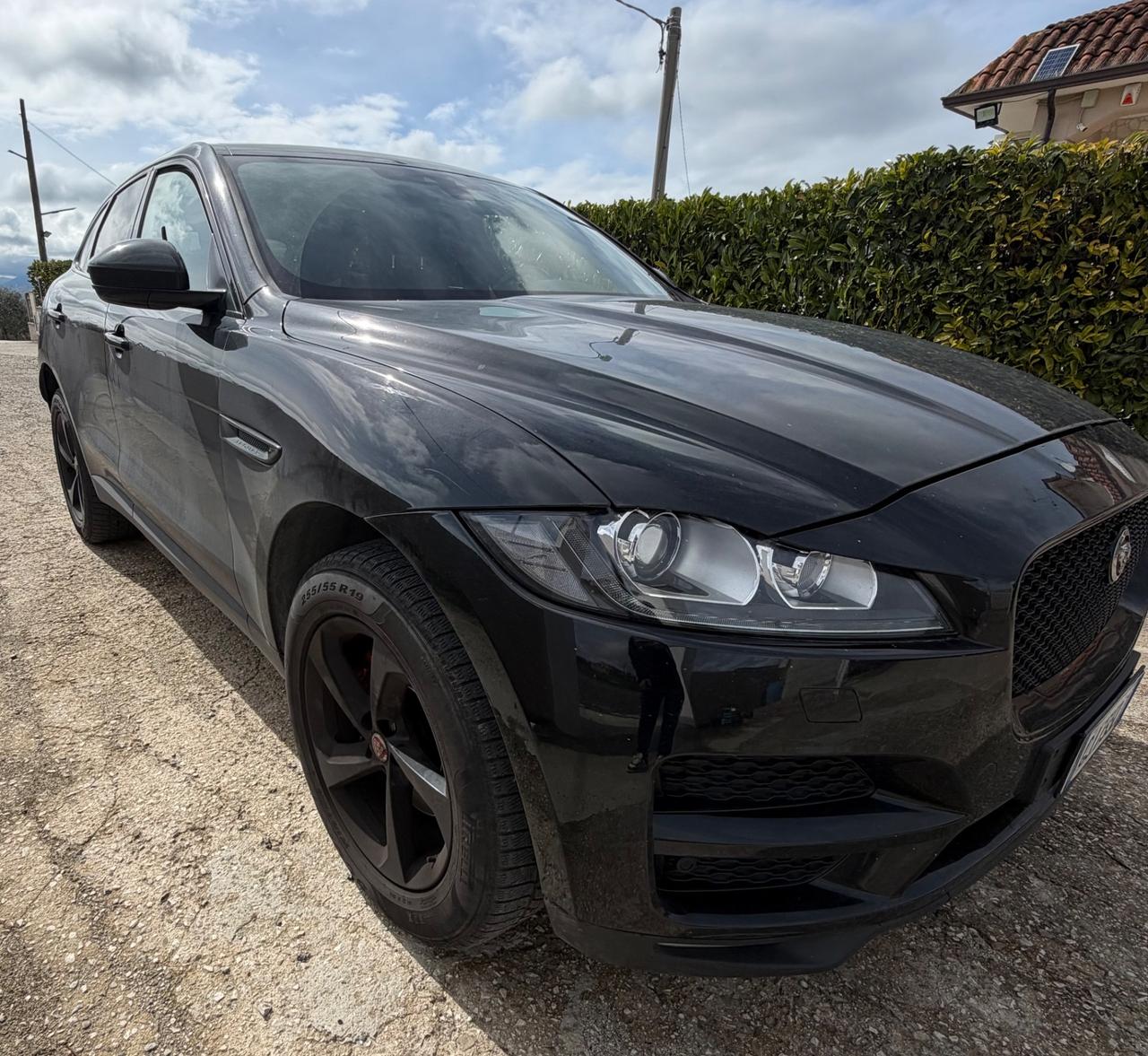 Jaguar F-Pace 2.0 D 180 CV AWD R-Sport