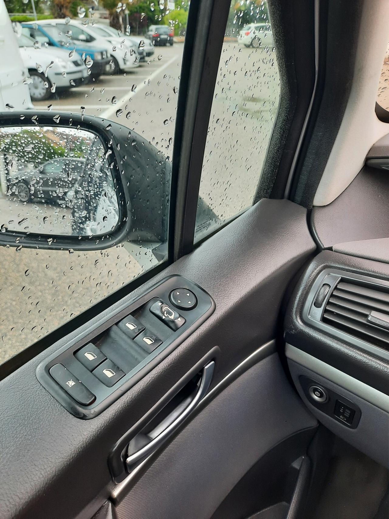 Peugeot 807 2.0 HDi FAP SV 7 POSTI