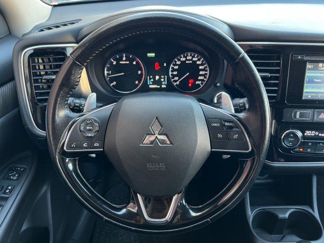 MITSUBISHI Outlander 2.2 DI-D 4WD Instyle 7p.