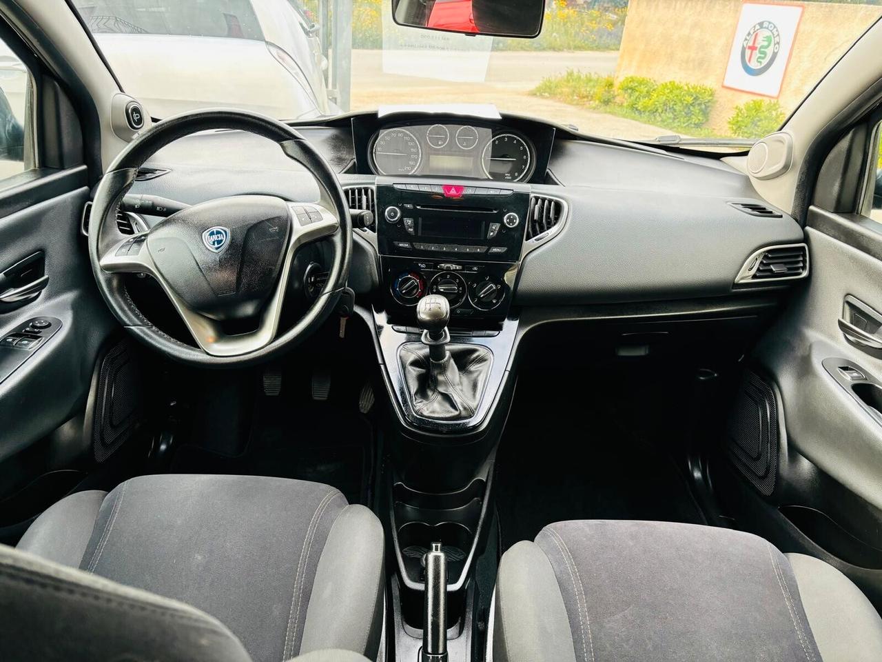 Lancia Ypsilon 1.2 69 CV 5 porte S&S Gold
