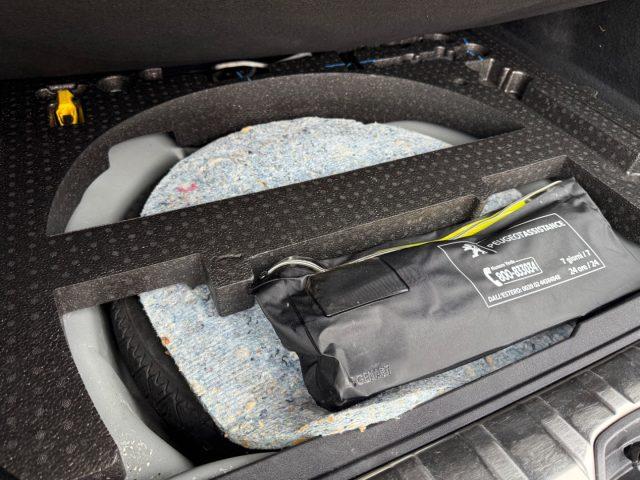 PEUGEOT 2008 BlueHDi 100 Allure GARANZIA