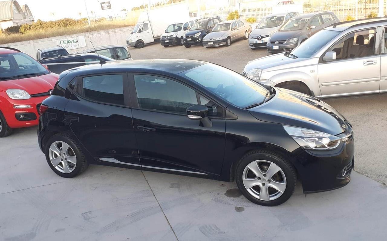 Renault Clio 1.2 75CV GPL (M1369)