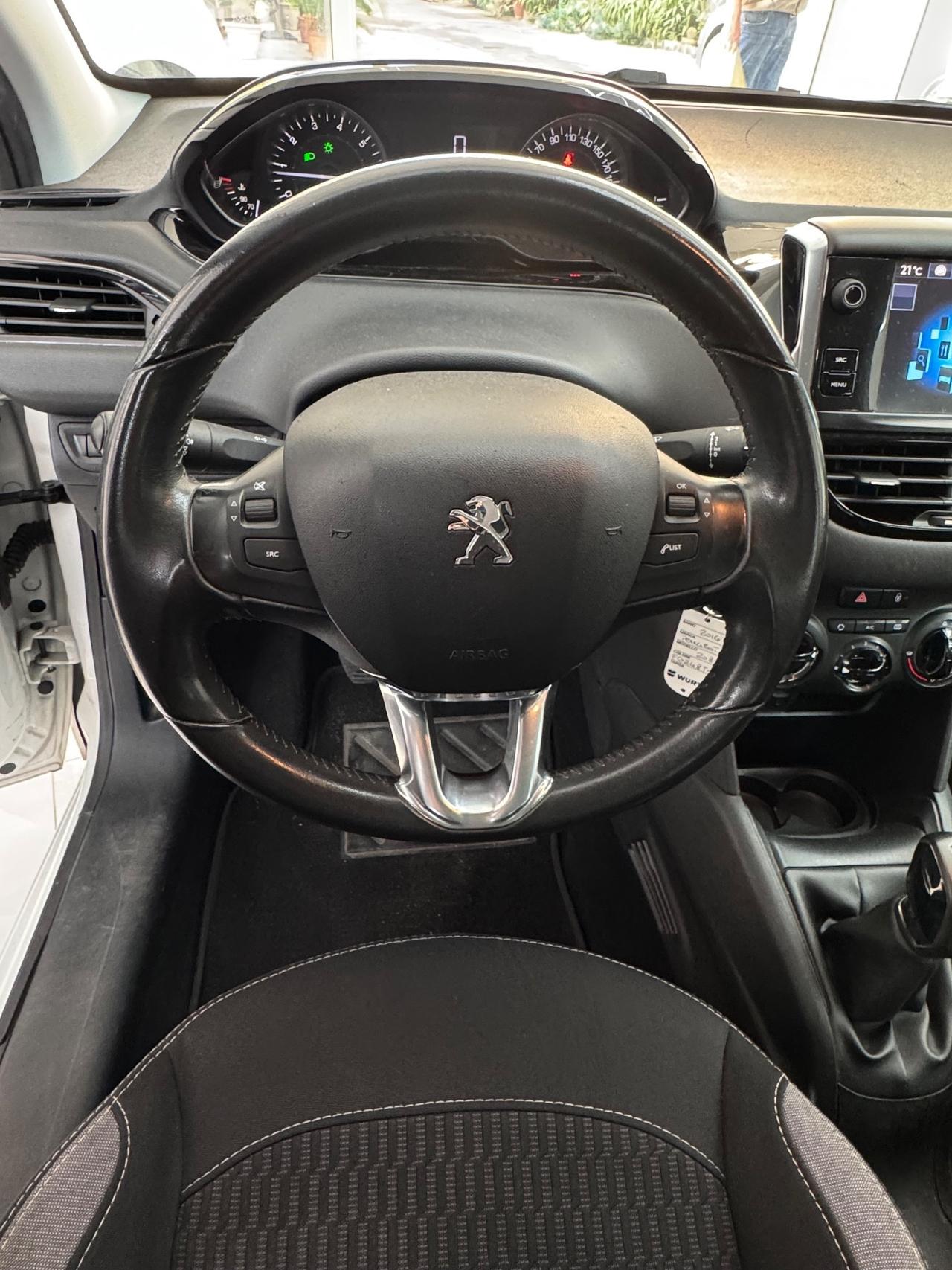 Peugeot 208 PureTech 82 5 porte Allure
