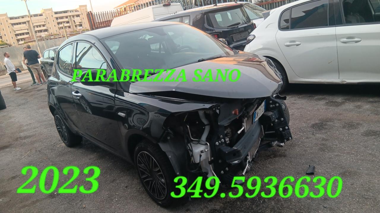 LANCIA YPSILON INCIDENTATA SINISTRATA MONDIALCARS 023