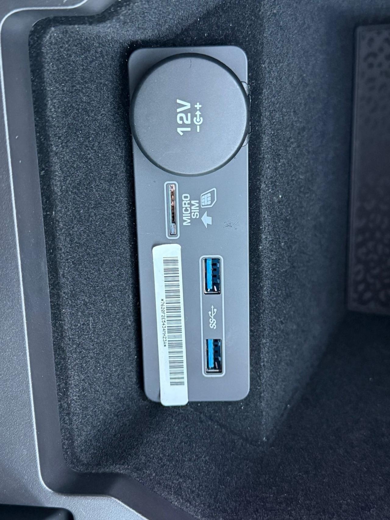 Jaguar E-Pace 2.0D 240 CV R-Dynamic-Anche Permuta-Garanzia