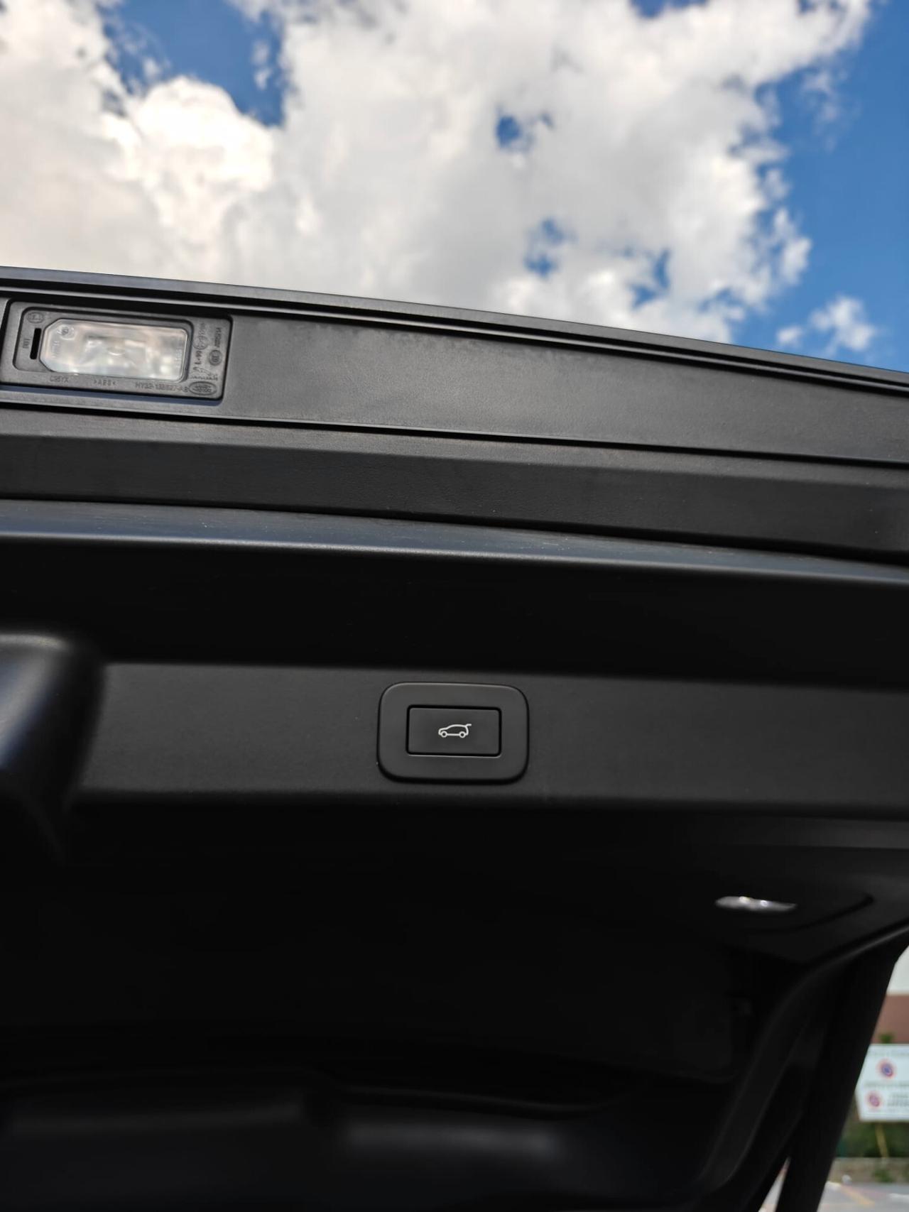 Land Rover Range Sport 3.0D l6 300 CV Dynamic SE