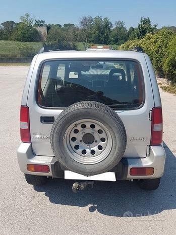 Suzuki Jimny 1.5 DDiS 86CV 4x4 JLX
