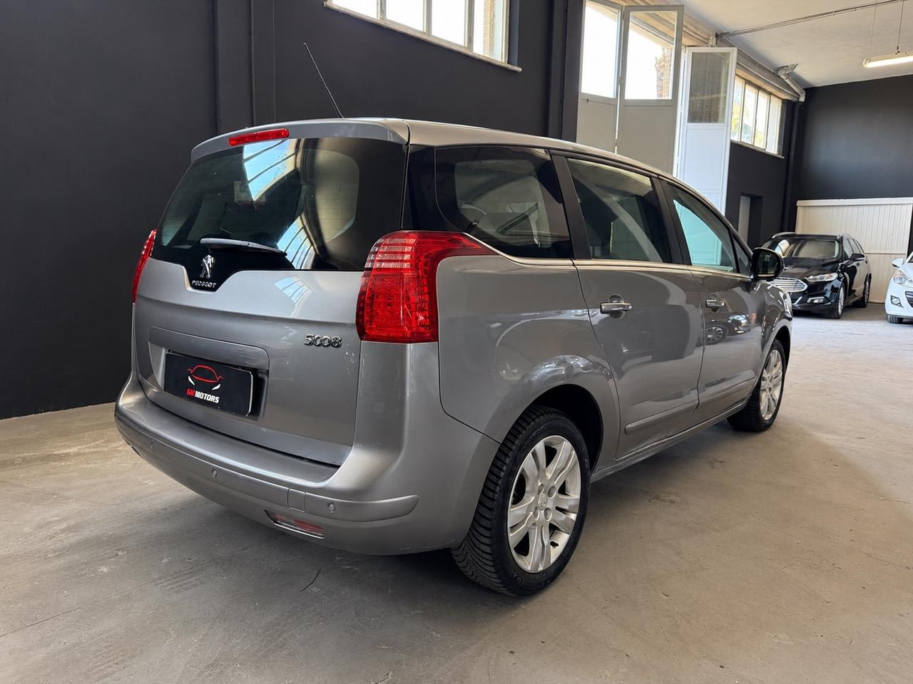 Peugeot 5008 1.6 HDi 115CV Business