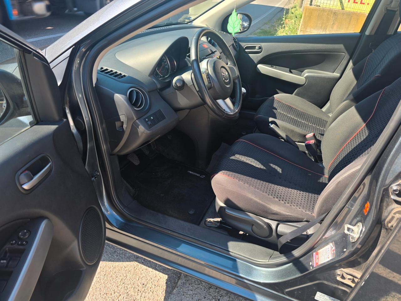 Mazda 2 Mazda2 1.3 16V 75CV 5p. Trendy