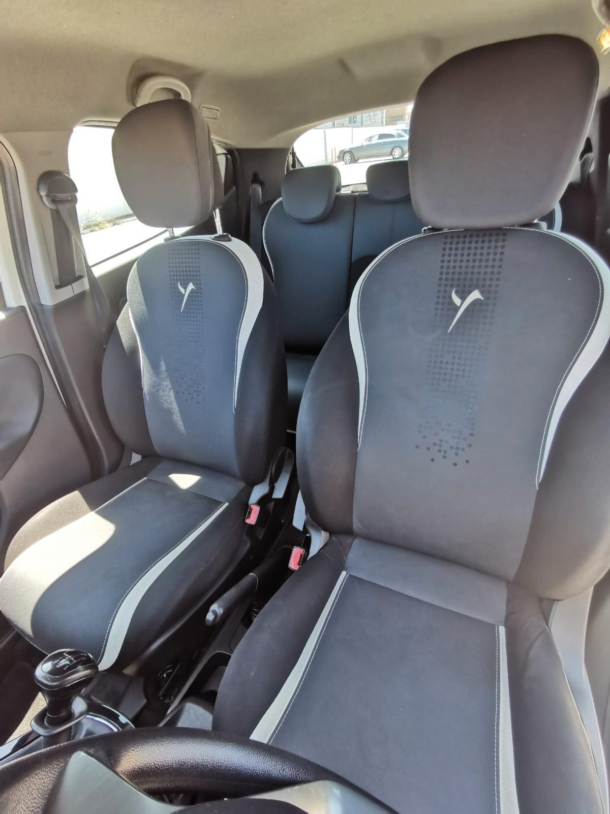 Lancia Ypsilon 1.2 69 CV 5P. GPL Ecochic Silver