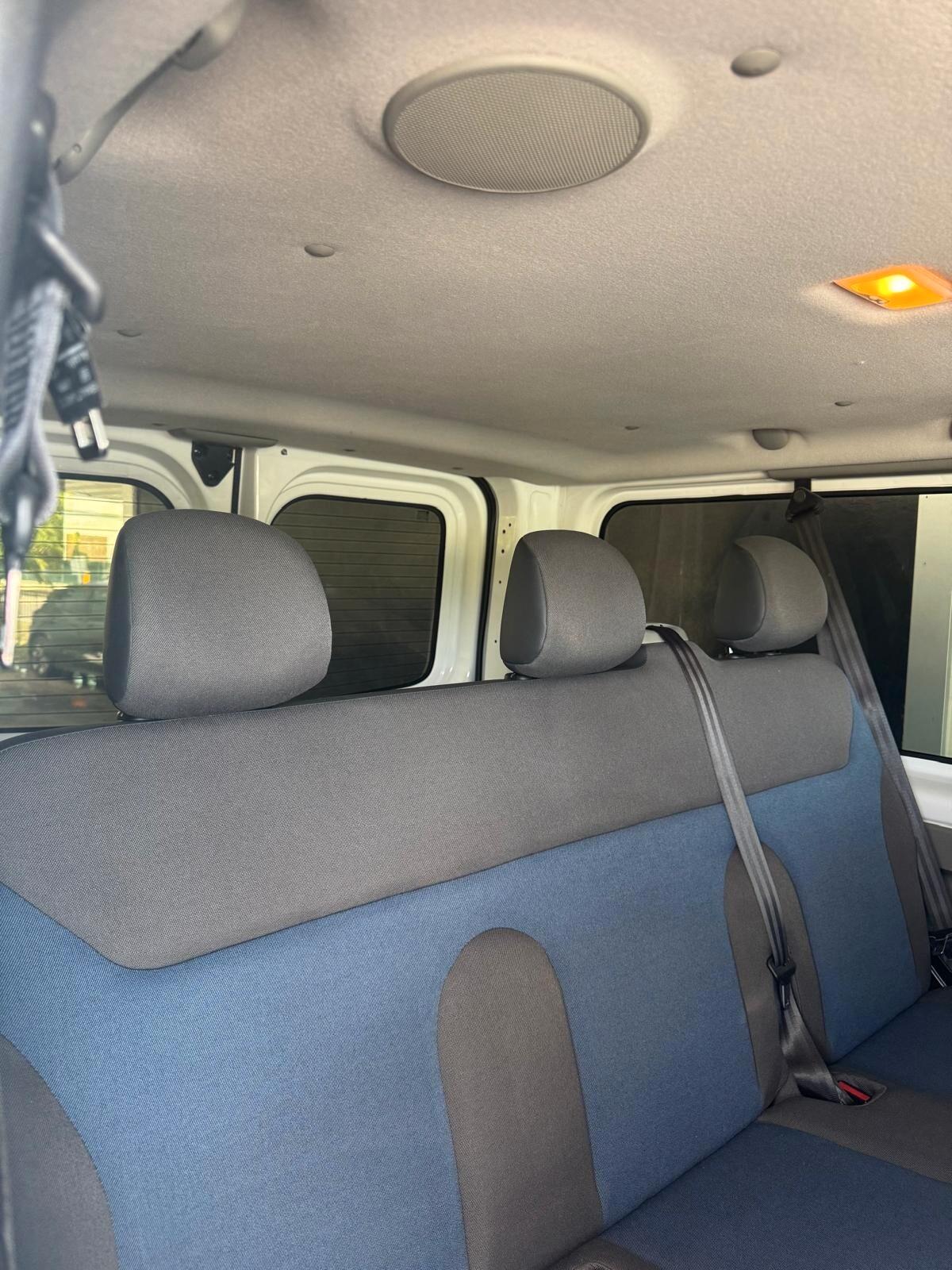 RENAULT TRAFIC 8 POSTI