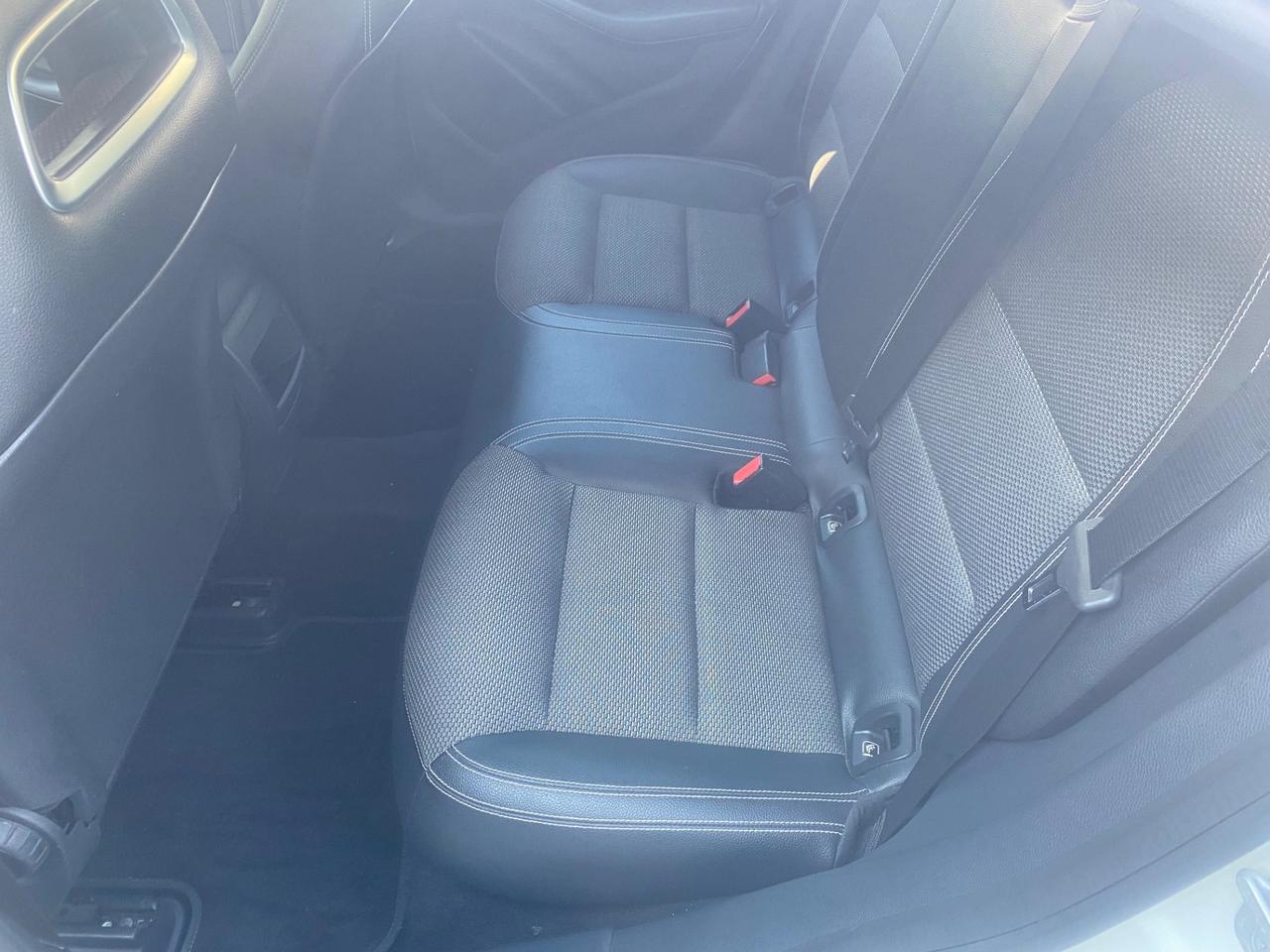 Mercedes-benz CLA 180 d Business