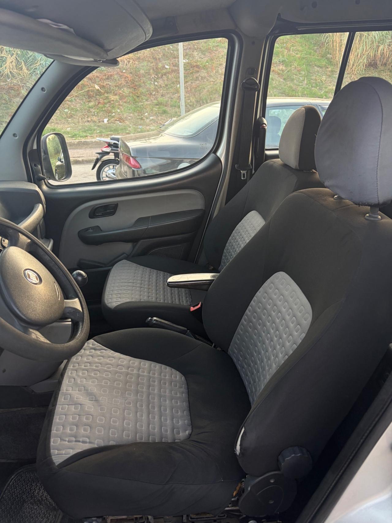 Fiat Doblo 1.9 mtj 2009 5 Posti