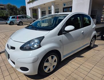 Toyota Aygo 1.0 12V VVT-i 5 porte Sol Connect MMT