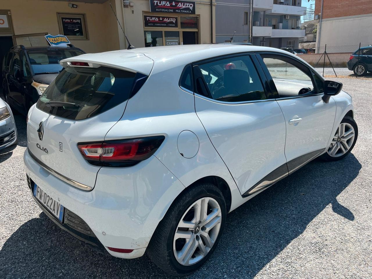 Renault Clio dCi 8V 90 CV 5 porte Moschino Intens ok neopatentati