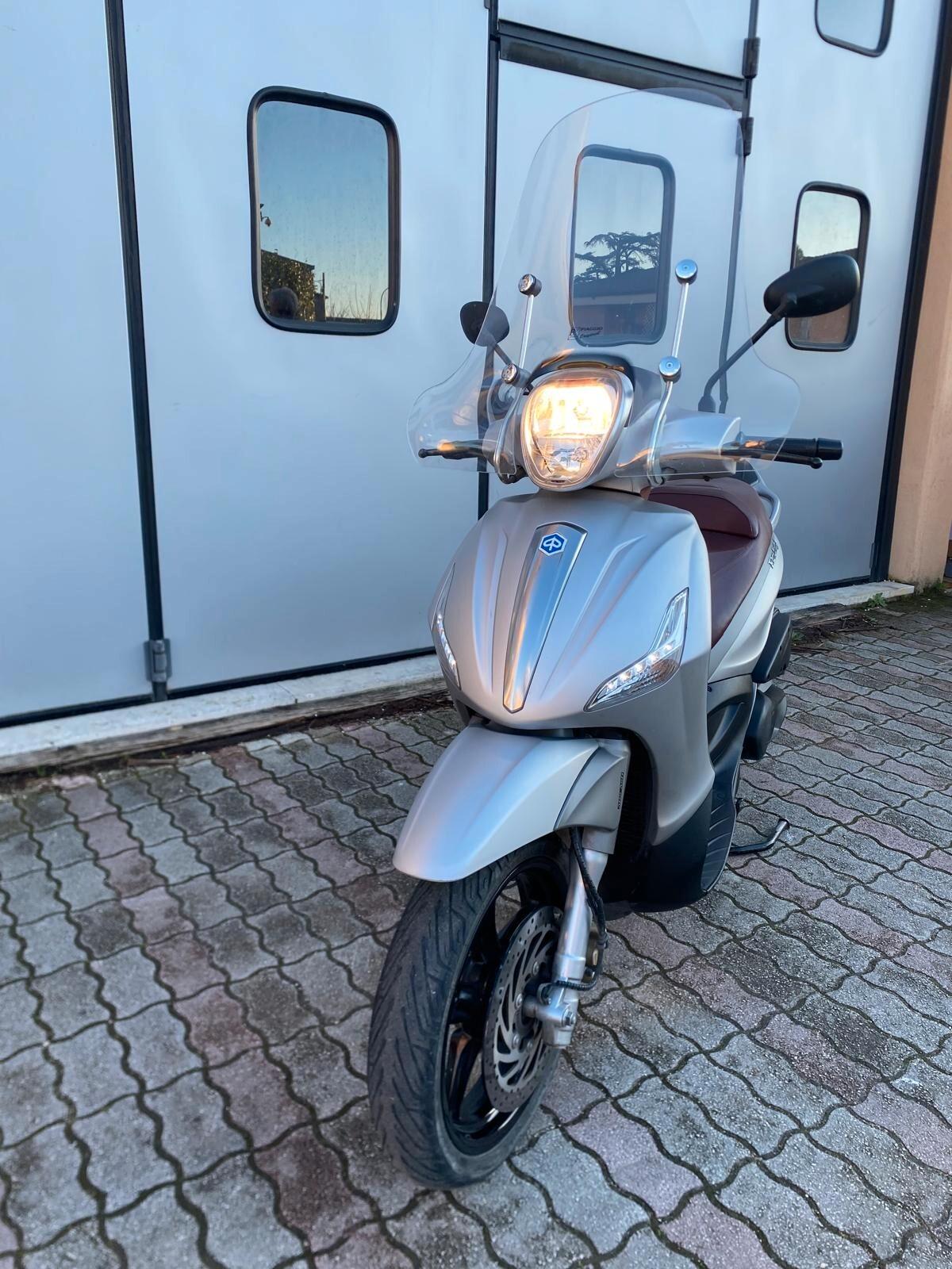 Piaggio Beverly 350
