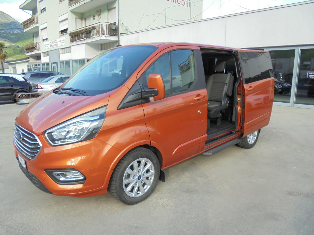 Ford Tourneo Custom 320 2.0 TDCi 130CV MHEV PC Titanium
