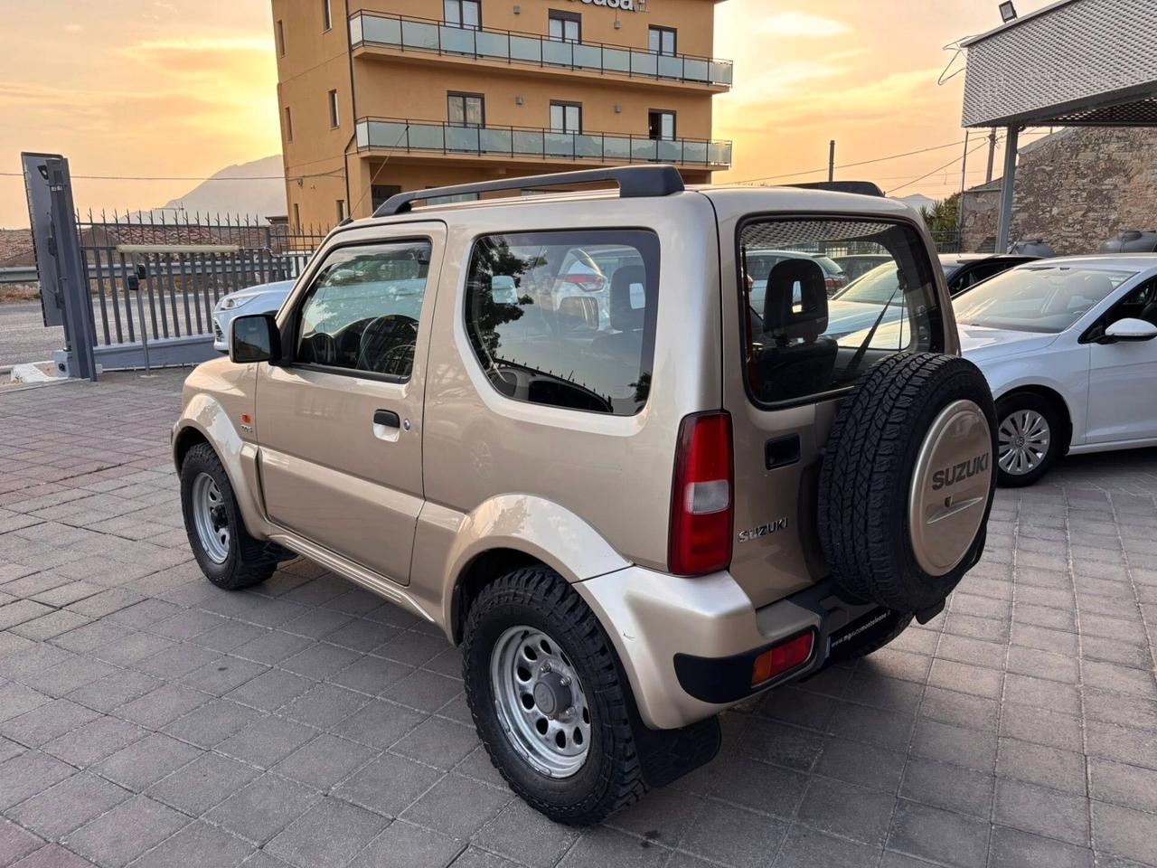 SUZUKI JIMNY