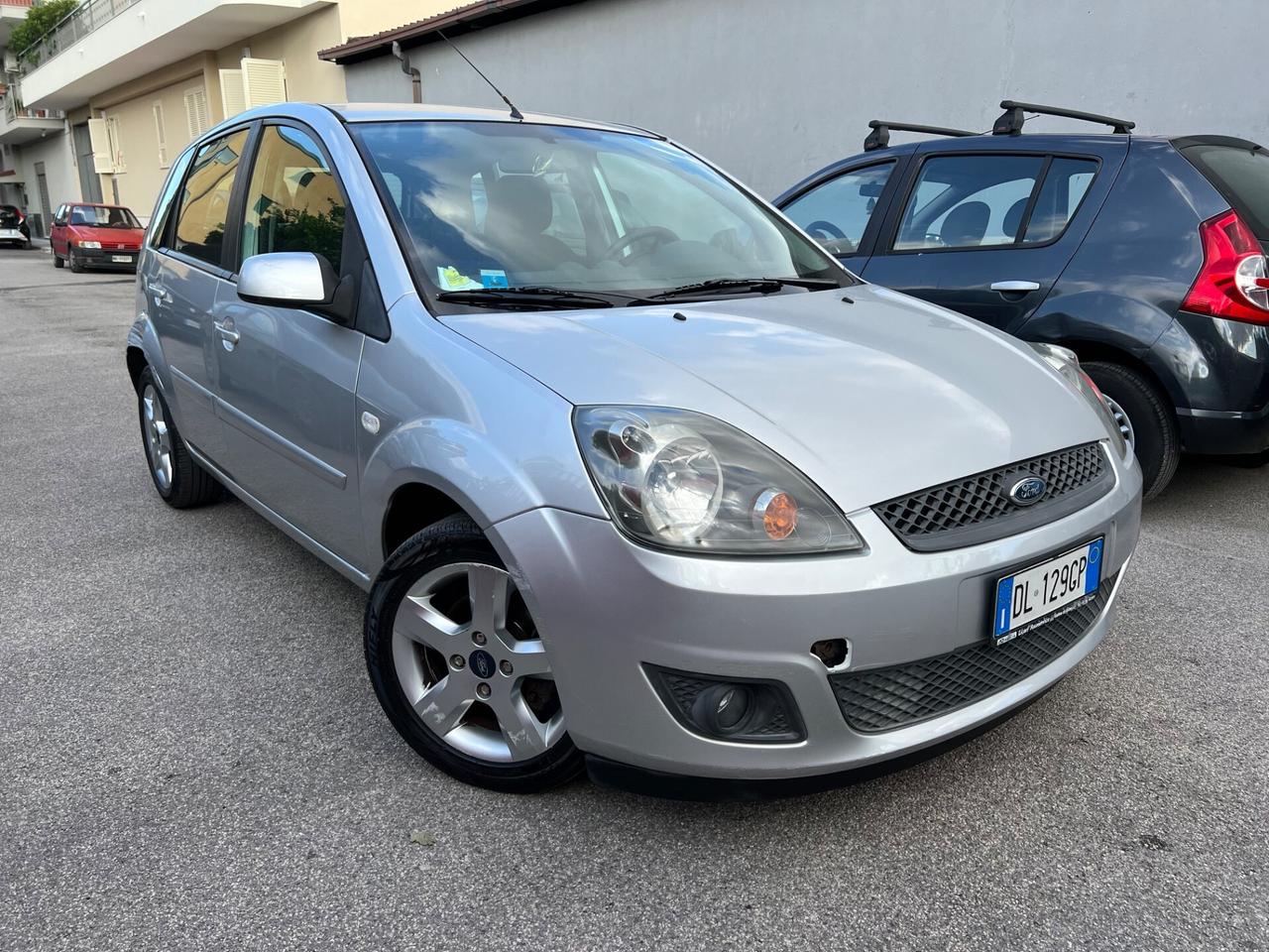 Ford Fiesta 1.2 16V 5p. Ghia