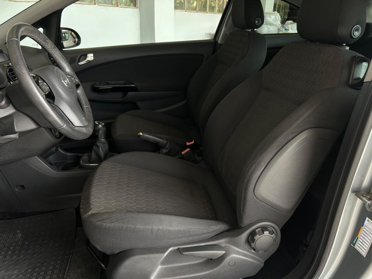 Opel Corsa 1.2 3 porte Edition