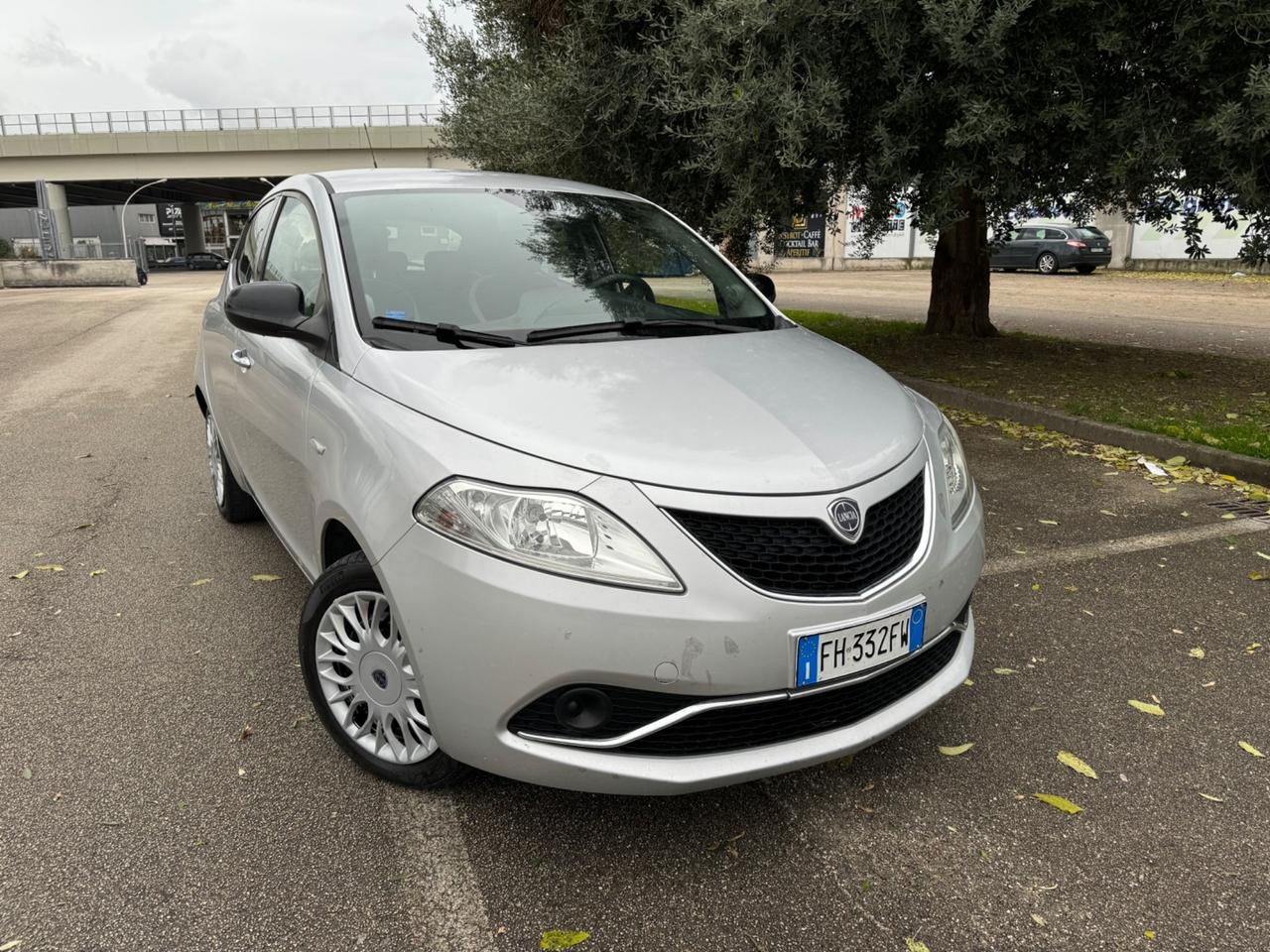 Lancia Ypsilon 1.2 69 CV 5 porte GPL Ecochic Silver