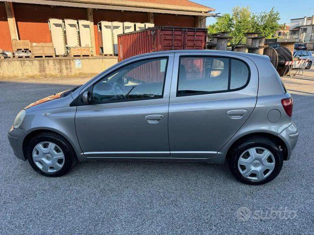 TOYOTA Yaris 1.0i 16V cat 5 porte Sol