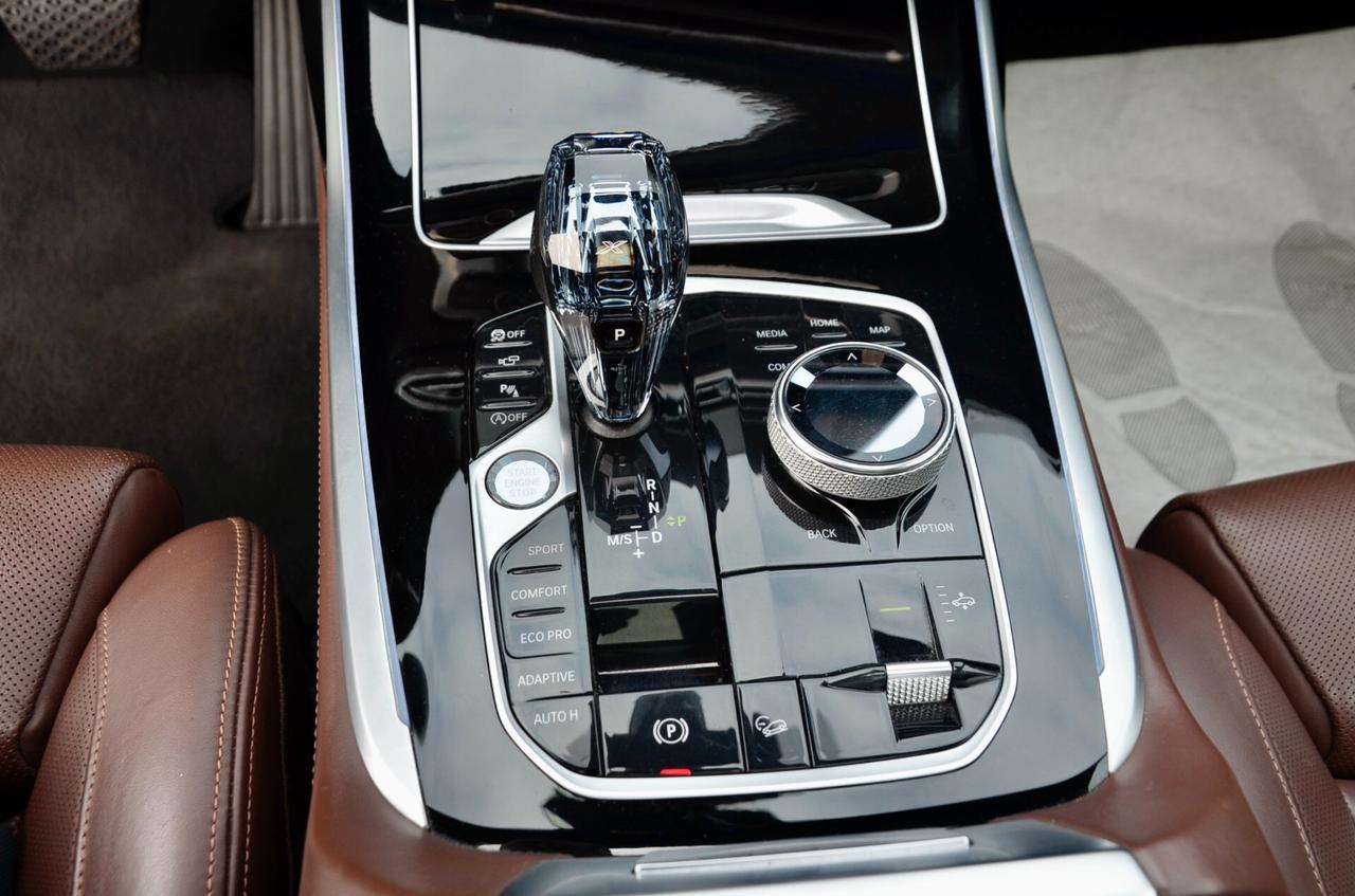 BMW X7 XDRIVE30d INDIVIDUAL COMPOSITION 265cv AUT 7 POSTI, SERVICE BMW, TETTO, HI-FI HARMAN & KARDON, FARI LASER, SOSPENSIONI, PERMUTE