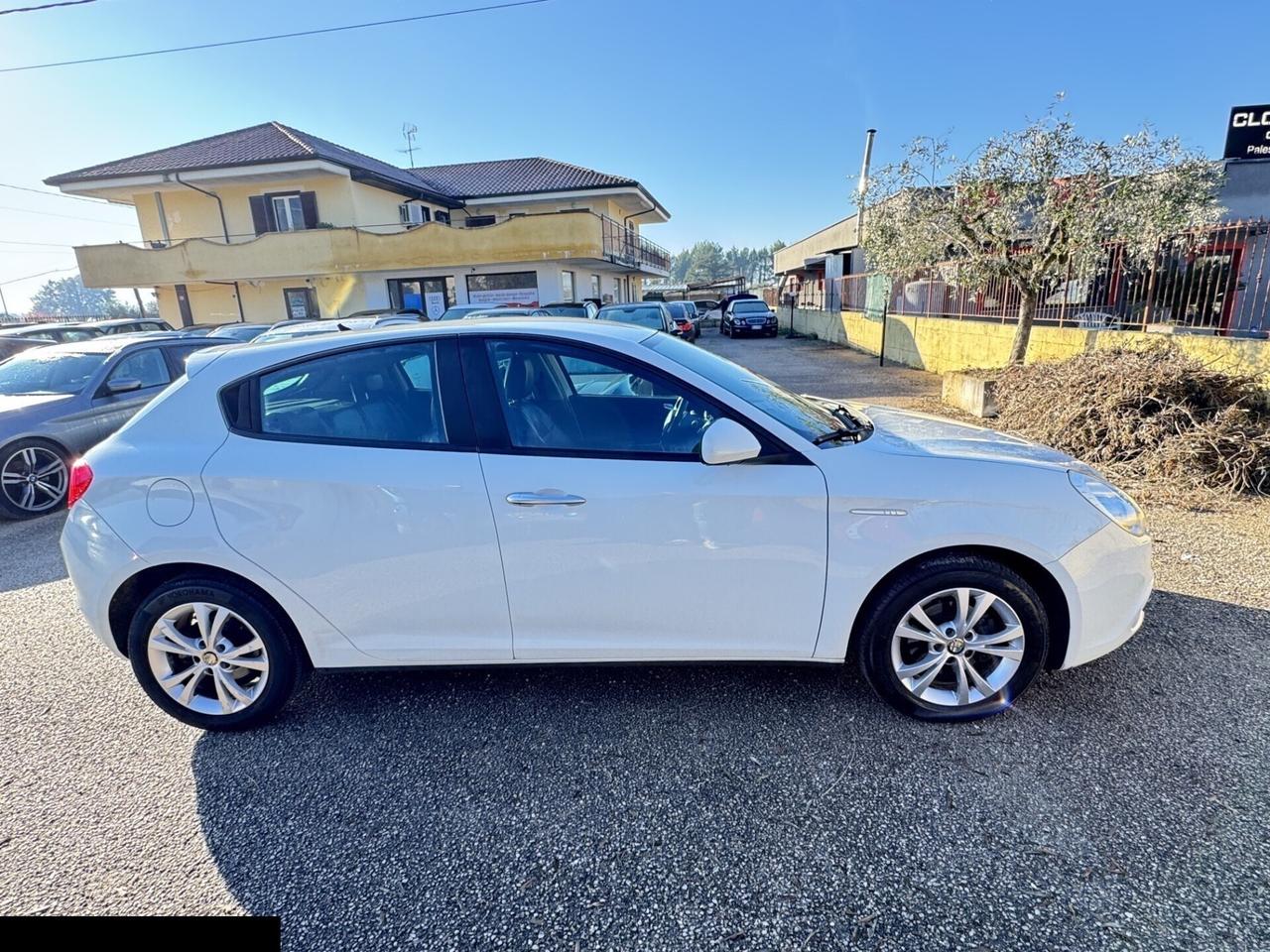 ALFA ROMEO GIULIETTA 1.6 SPORT INTERNI IN PELLE