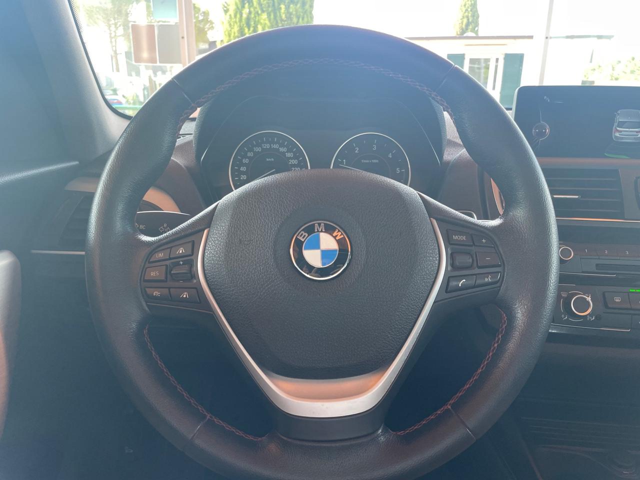 Bmw 118 118d 5p. Urban