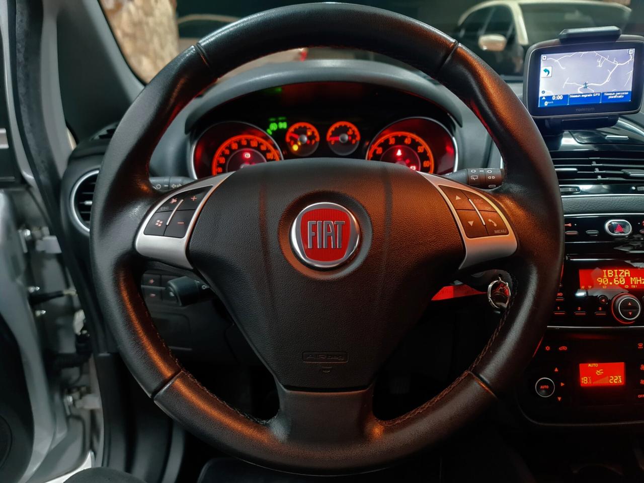 Fiat Punto Evo 1.6 Mjt DPF*Navigat.*Pelle*Cruise*PDC