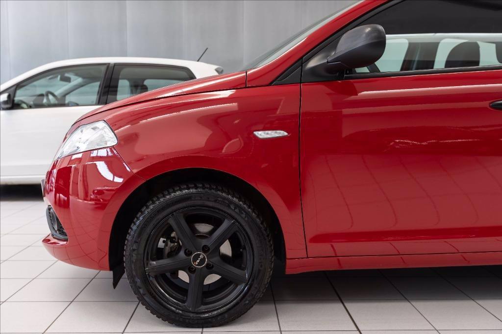 LANCIA Ypsilon 1.0 firefly hybrid Silver s&s 70cv 5p.ti del 2021