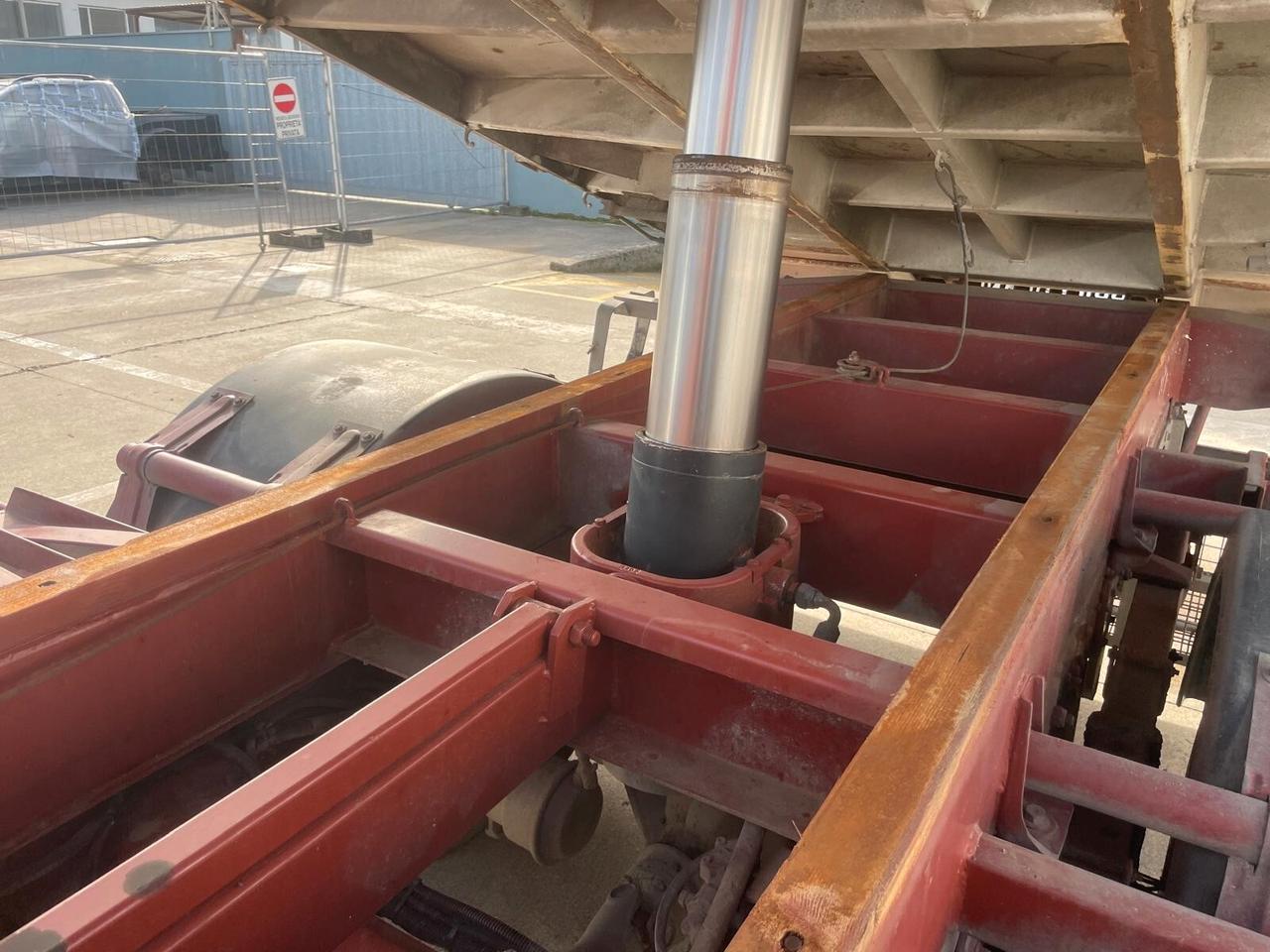 Iveco 100E18 - RIBALTABILE POSTERIORE CON GRU CARICATRICE FASSI F80 A.23