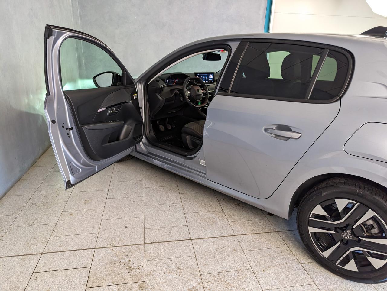 Peugeot 208 ii 1.2 puretech 100cv Allure
