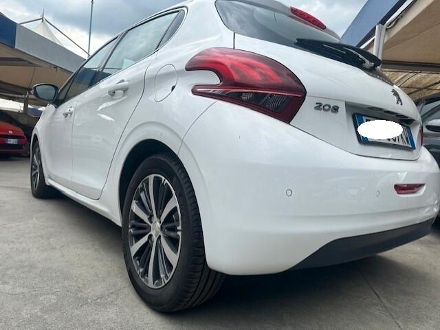 PEUGEOT 208 AUTOMATICA CON SOLI 20 MILA KM!